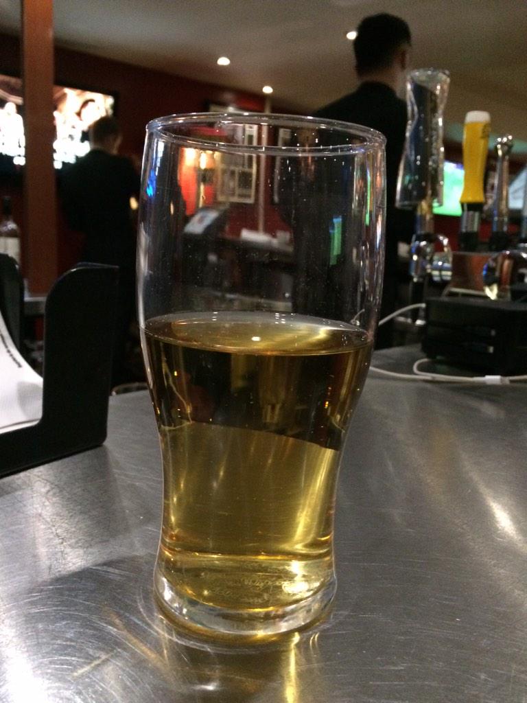 guslunt's tweet photo. Check it out @Becks_Beer, another shocking pint at @Marriott Heathrow. Charge a fortune and pour you a flat beer http://t.co/KXr8OZtVW6