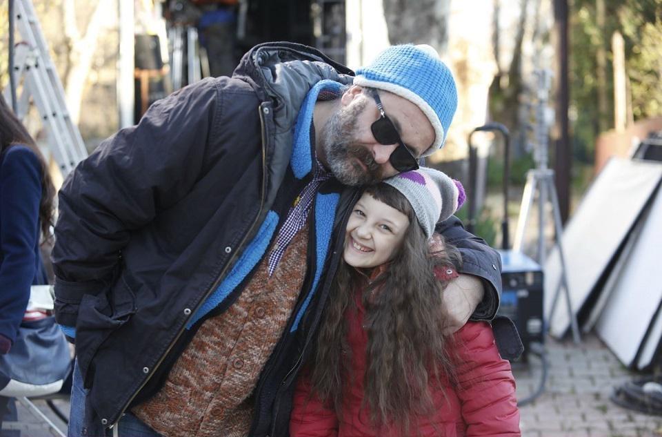 LeylaileMecnunR's tweet photo. Yepyeni bir hayatımız olacak, yepyeni...

#BeşKardeş #BeşKardeşGeldi http://t.co/a7C2xS9inO