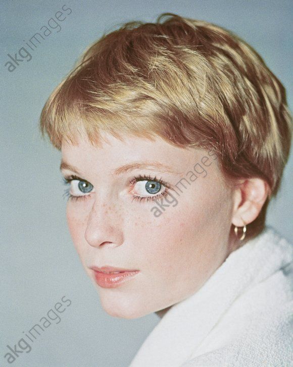 Happy Birthday Mia Farrow, born in 1945! (photo: akg-images / ClassicStock) 
