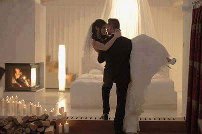 حين ازف لغيرك كالملكة ﻻ
تقل هي خانت بل قل لم 
اكن صادق معها