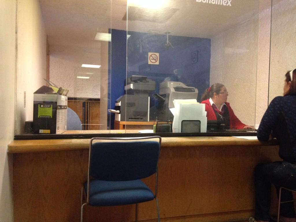 MSierrita's tweet photo. @banamex es tan difícil poner dos personas que atiendan servicio al cliente en el centro de Querétaro? Dos horas ... http://t.co/LcKudcyfCD
