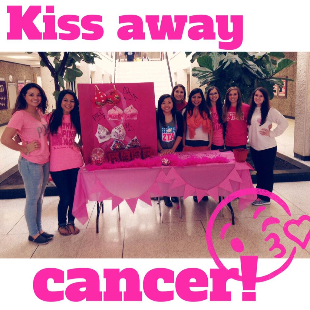HannahRicha's tweet image. “@LU_ZTA: Come see the ladies of ZTA in the set from 11-2 to help Kiss Away Cancer! #luztapride #thinkpinkthinkzta http://t.co/bngT0HP5vf”💋