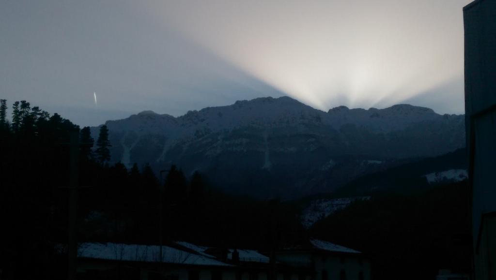 jjmalcorra2409's tweet photo. Aizkorri elurta eguzkia izkutatzen@Euskalmet http://t.co/IzS1JWEeGS