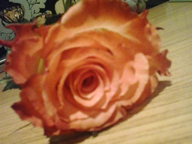 KairiWsUp's tweet photo. roses always makes me smile :) http://t.co/4jbpVPQA8g