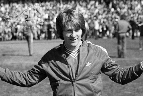 Happy 58th Birthday to Manager Gordon Strachan. A great head of hair has remained the same over the years 