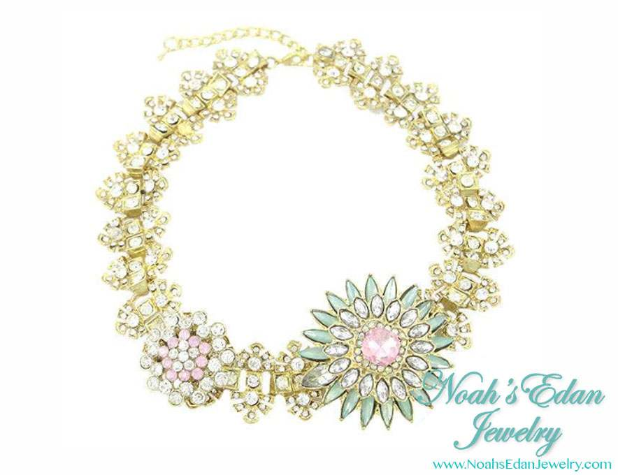 NoahsEdan's tweet photo. Basking in the Stars | Noah's Edan Jewelry http://t.co/J7OH2b0jYY via @NoahsEdan http://t.co/kdlTfxNxWP