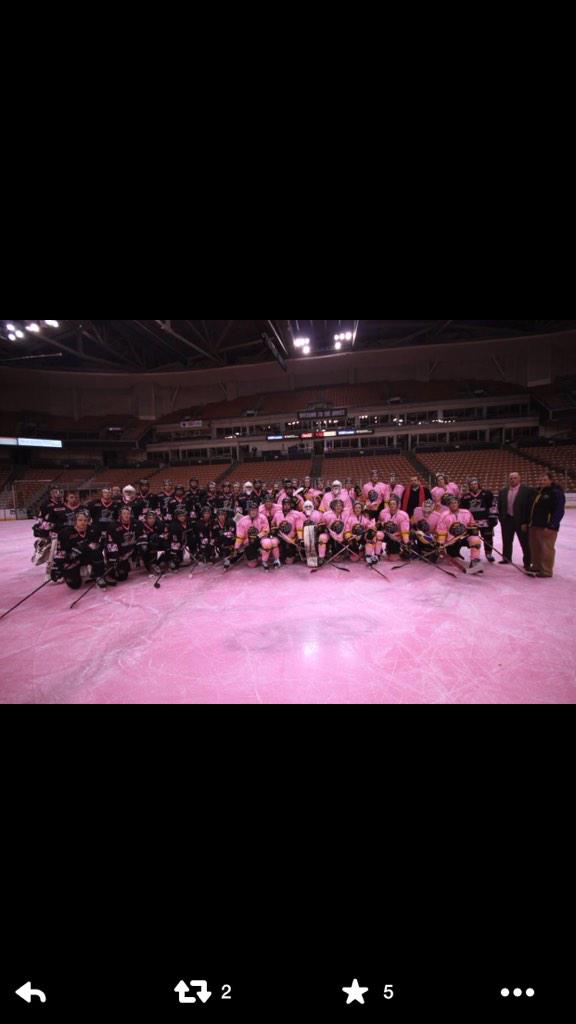 generals_youth's tweet photo. @BostonBandits & @NHJRMONARCHS pose for a post game pic
#poseforacause http://t.co/23ejoEKSpV