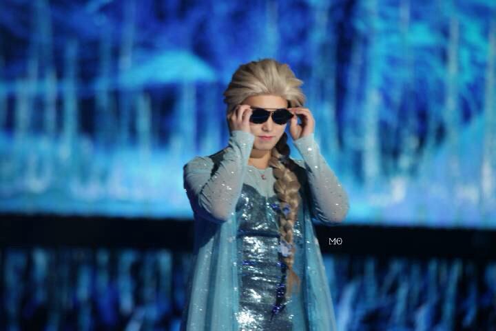MineAlmostLover's tweet photo. 150207 Super Show 6 in Shanghai - #Sungmin (cre: on pic) (1) http://t.co/Z2UZ0OuKB2