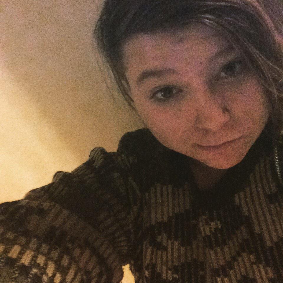 harmlessamber's tweet image. 