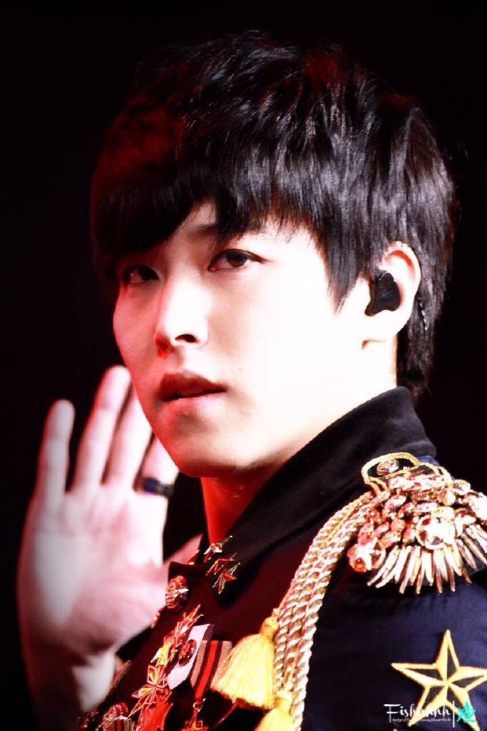 MineAlmostLover's tweet photo. 150207 Super Show 6 in Shanghai - #Sungmin (cre: Fishhhhh) http://t.co/LYM21qIME2