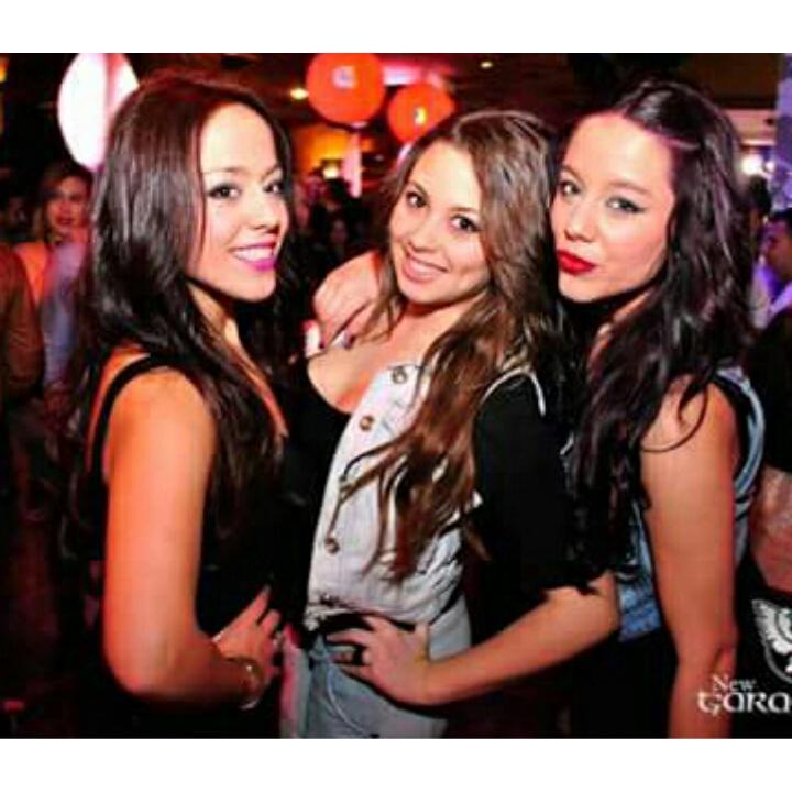 conchiaroca91's tweet photo. Niñas new garamond! http://t.co/hiFC5MOuIy