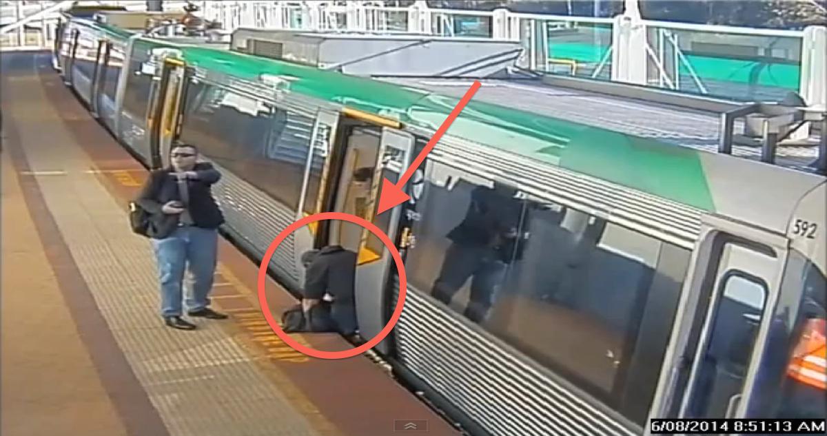 fixpinit's tweet photo. Watch What Passengers Do After This Guy Gets Trapped By Train. This Is Unbelievable! http://t.co/PGoDLUeDYY http://t.co/82rOYEPt2P