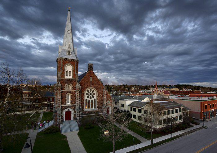 harris4rd's tweet photo. “@Citiscope: Burlington is 1st US city to 100% ditch fossil fuels. via @pbsnewshour http://t.co/HMHZHIaCqE http://t.co/8K4wryTZf8” #2015SCC
