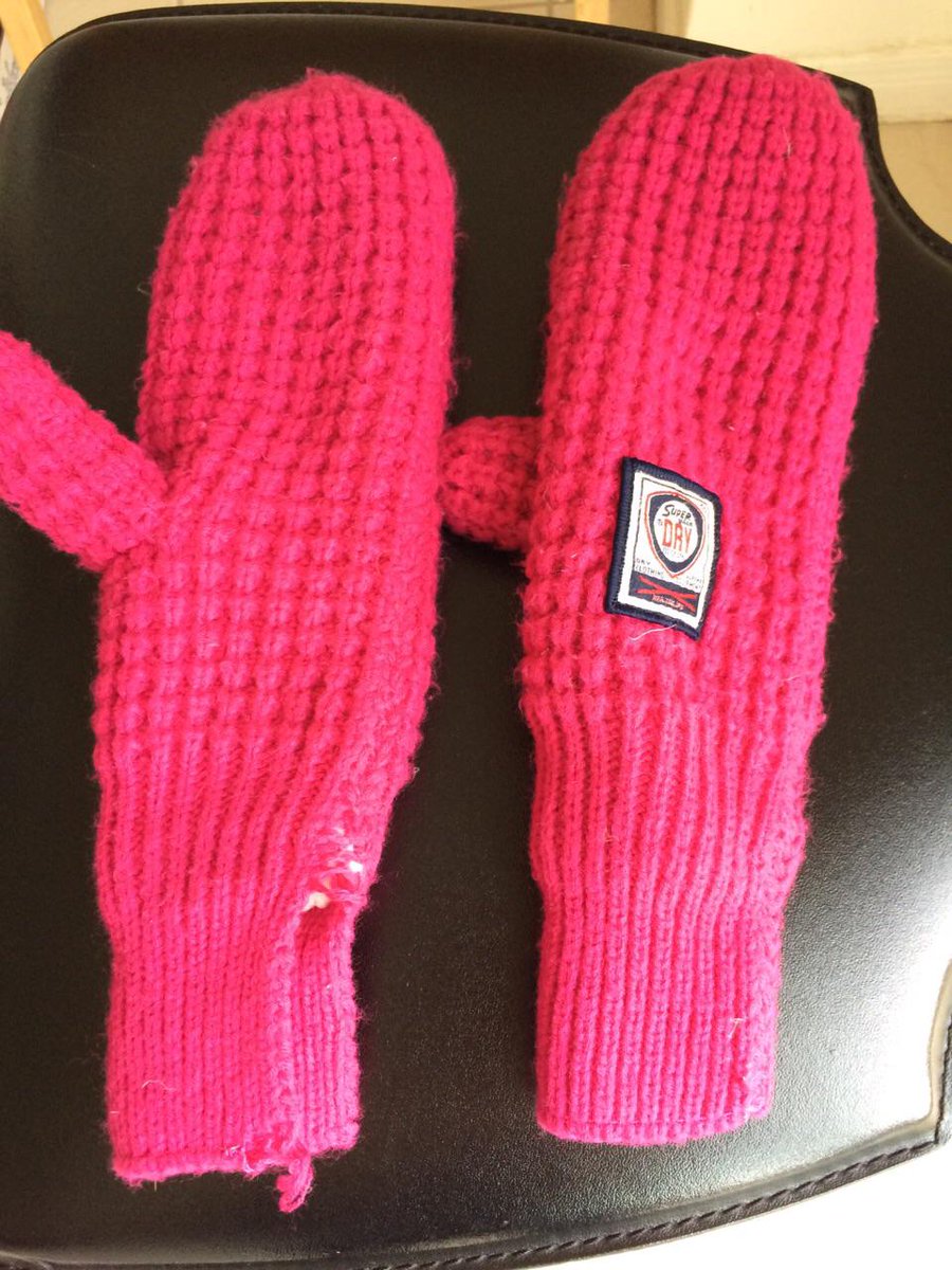Hazelnut__Latte's tweet image. After wearing for less than a month -frayed mittens. #superdry where is your customer service at? #qualityfail. #fail