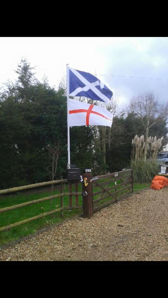 MidlandFlags's tweet photo. Great photo of our St George and St Andrew 5ft x 3ft nylon flags sent in by Julie from Norfolk! http://t.co/2GbSiOyR04