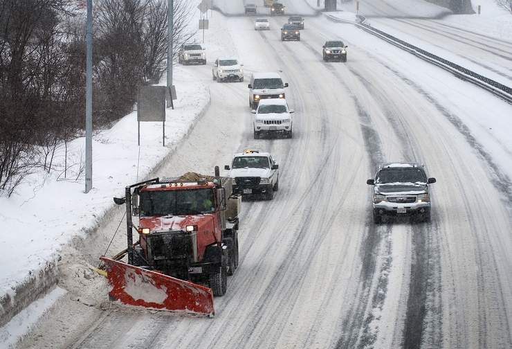 telegramdotcom's tweet photo. Worcester at 9.6 in. for latest storm. Fitchburg at 13.3. Auburn at 10 http://t.co/mG2garYJTR @RickCinclair #tgstorm http://t.co/AdQjtgPwWR