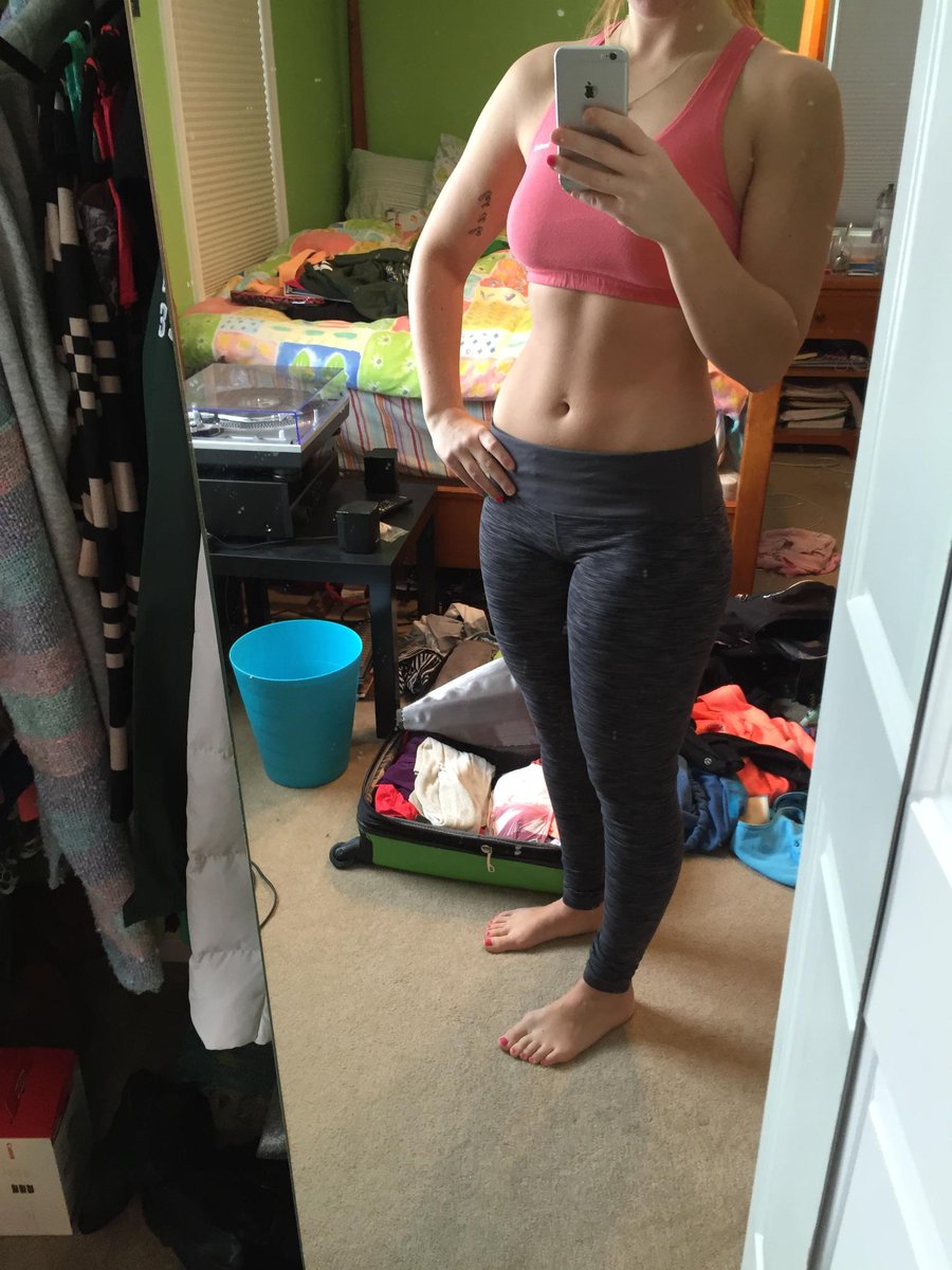MotivationFitty's tweet photo. Couldn't pass up a chance for a #picslip with this lighting #fitchicks #progress #abslip http://t.co/1VTutUTqSa