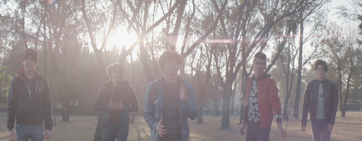 Vevo_MX's tweet image. Enamorate más y más de @somosCD9 en su #VevoEstreno #Eres bit.ly/1CaWW6u