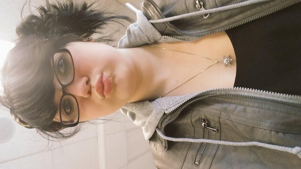 _SimpleMichaela's tweet image. Sitting in psychology. @School_Selfies #psychology #college #school #selfies