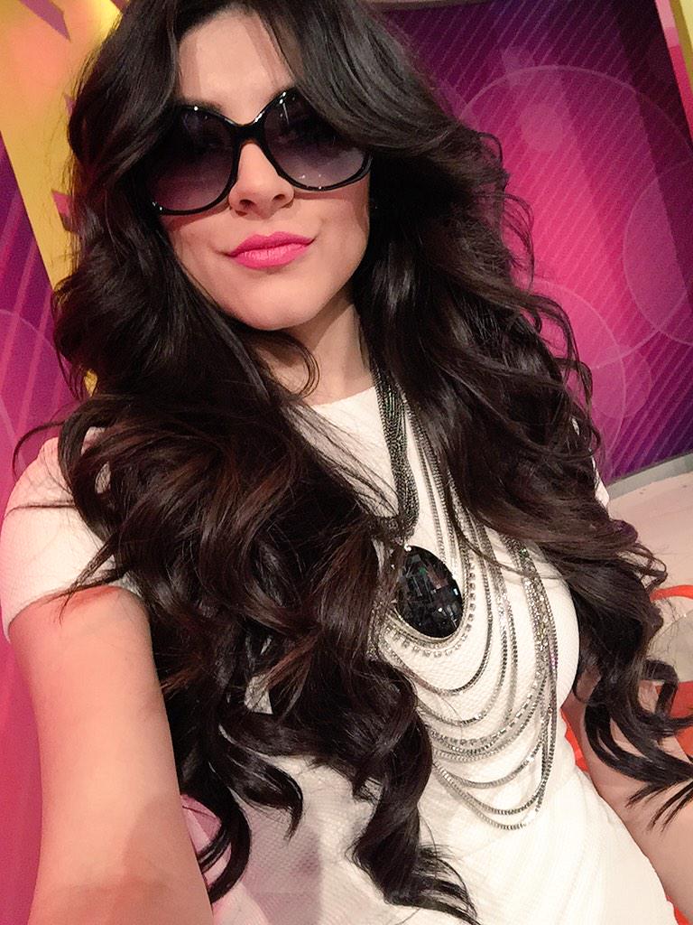 ElMoncaa tweet picture