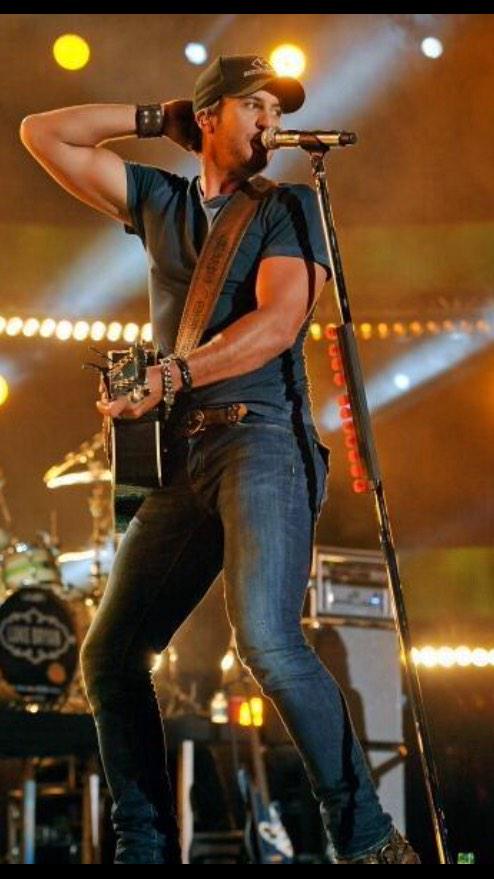 Khornback13's tweet photo. I get to see this beautiful man in concert in 3 days &amp; I couldn't be more excited @LukeBryanOnline #LukeBryanTour http://t.co/mpPJBKSPAl