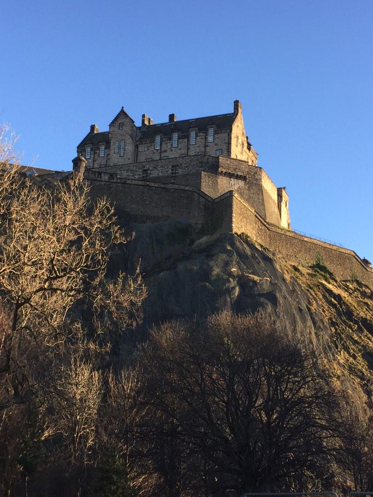 welovehistory's tweet photo. Looking good :) MT @mazbabe: lovely pic of @EdinburghCastle castle, blue sky behind it #edcastle #history #capital http://t.co/dcNwRyMLhZ