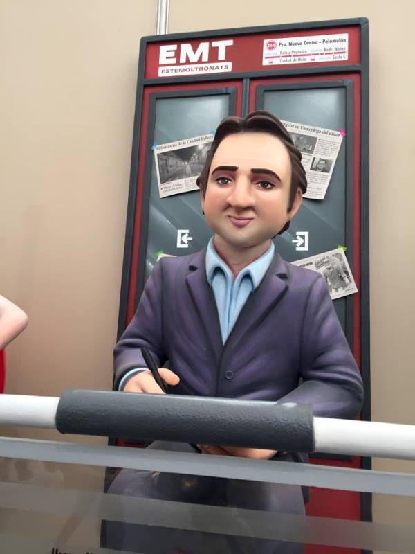 CendraDigital's tweet photo. Premio Mejor Retrato de la Exposición del Ninot: @navedelmisterio de @Rodriartez y @FallaPolo http://t.co/NcvhLE6z1q http://t.co/TGghy7Tt8l