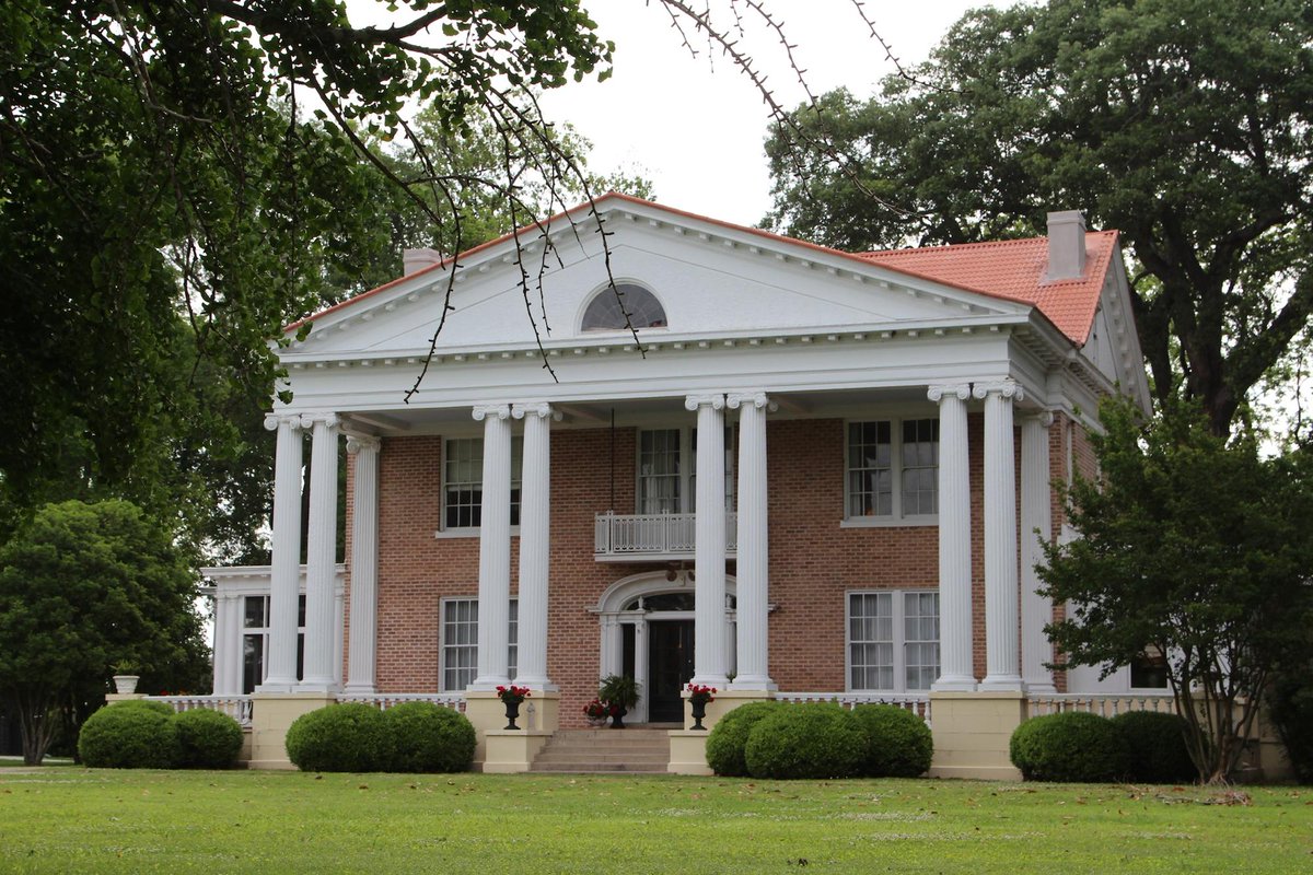HunterAtkins35's tweet photo. 2 to 3 spots left for Porkapalooza Feb 26 @espoutdoors in MS. Plush Linden Plantation there: http://t.co/otdC0k6sD6 http://t.co/Xh27gAvob3