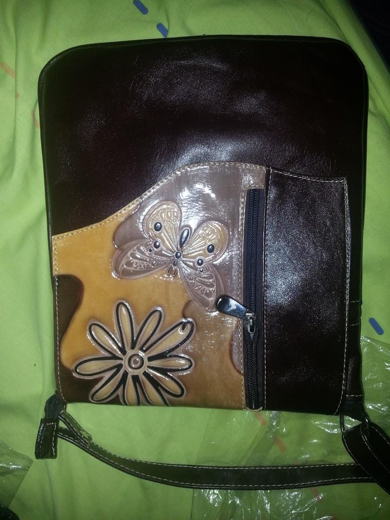 GonzalexmMar's tweet photo. @ventasPTY vendo bellas carteras de cuero http://t.co/bGIrVxREVx