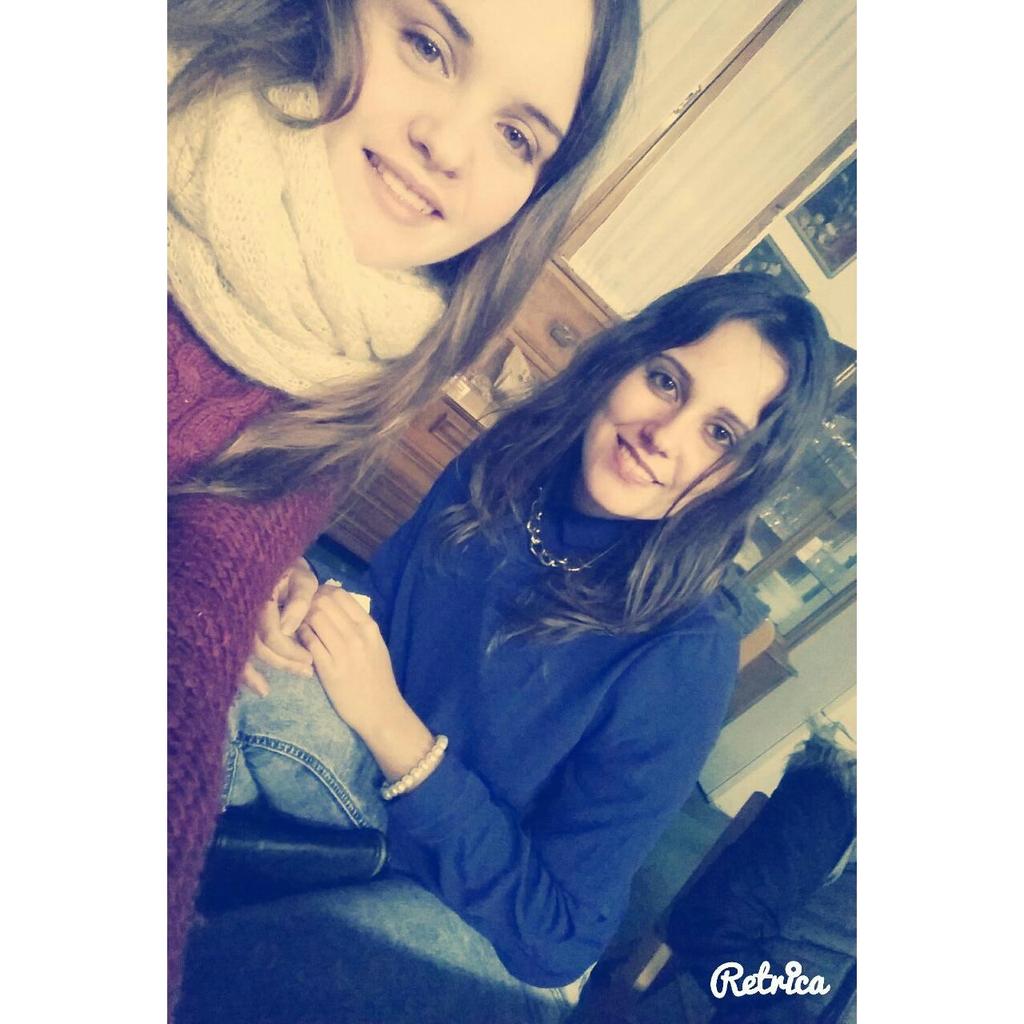 susuitaa's tweet photo. Dolços somnis @AinhoaBlasco 😄👑💝 T'estime http://t.co/N8rMmGApmr