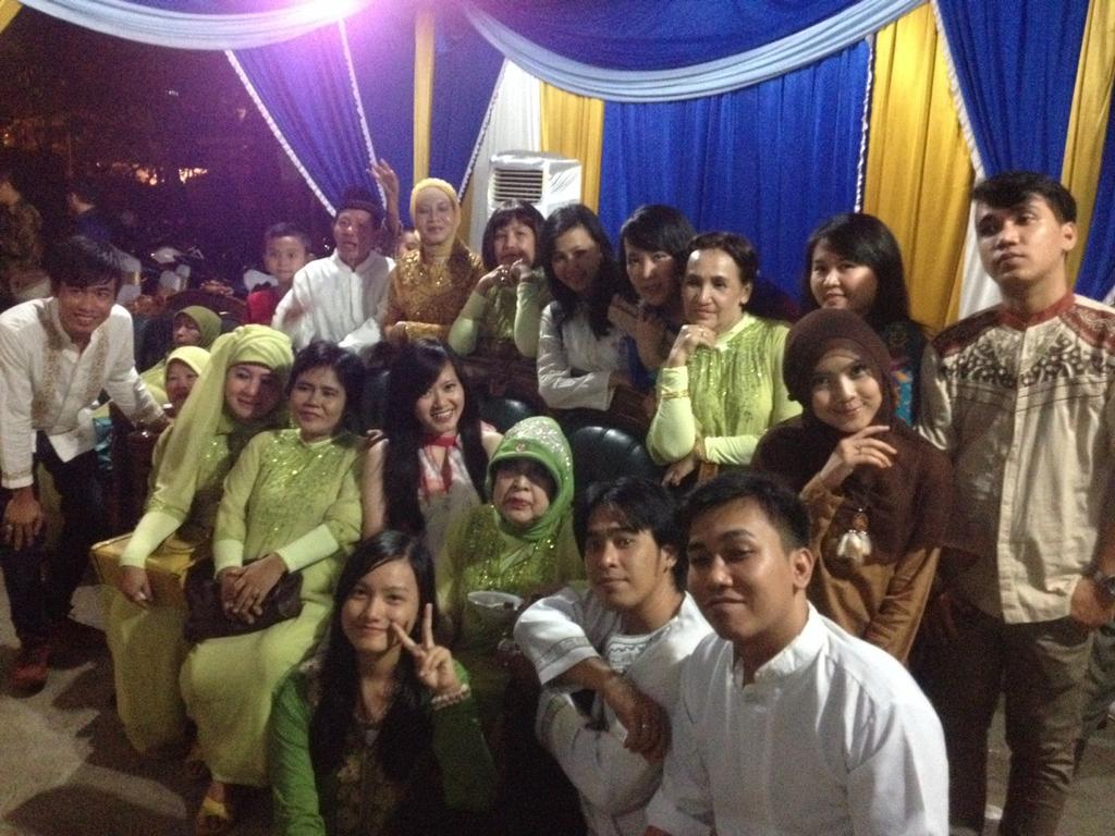 ardiansyahVLEX's tweet photo. Kumpul keluarga http://t.co/oYCrkbKl1Q
