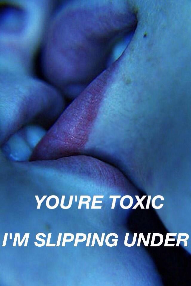 ALLCAPSLYRICS's tweet photo. Toxic // Britney Spears http://t.co/CQszwWyhnN