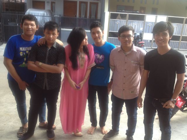 ardiansyahVLEX's tweet photo. Kumpul keluarga http://t.co/zZo7T4WDgj
