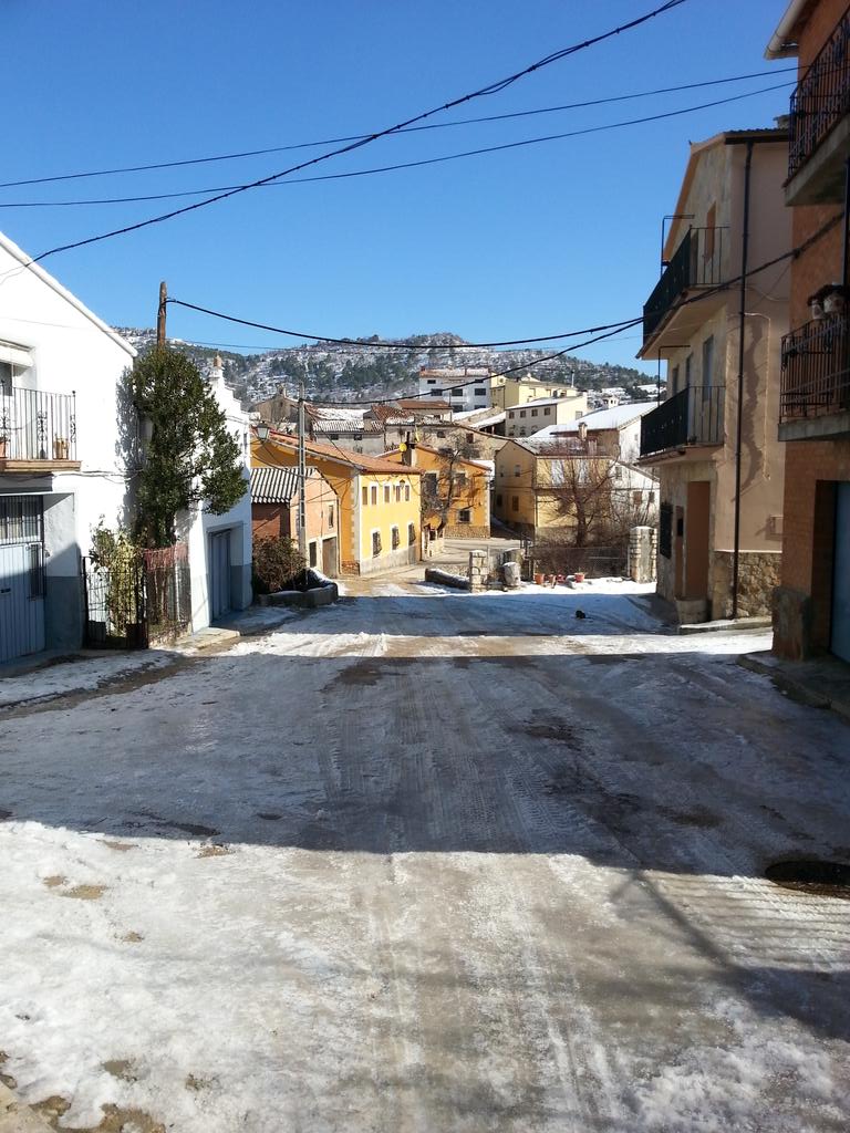 CiliSimarro's tweet photo. Salvacañete y Tejadillos (Cuenca). Después de estos días de nevadas, un blanco que transmite mucha tranquilidad http://t.co/OYz2yK5L5m