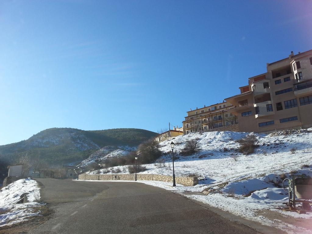 CiliSimarro's tweet photo. Salvacañete y Tejadillos (Cuenca). Después de estos días de nevadas, un blanco que transmite mucha tranquilidad http://t.co/OYz2yK5L5m