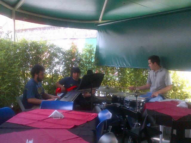 maleon10's tweet photo. Wanna  Jazz en Villa's Restaurant #ElSIsitemaCumple40 @elsistema @fosjiem http://t.co/CWdVFET8ls
