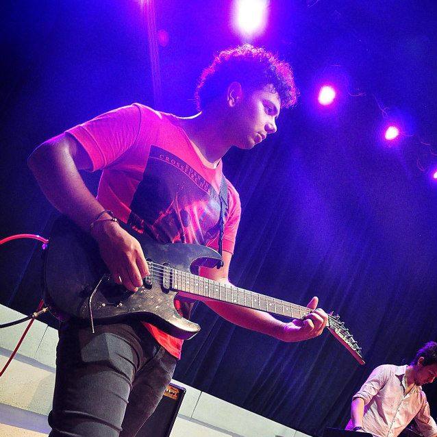 JacksonGuitars's tweet photo. Nice shot! RT @NannoMdp: haciendo lo que mas me gusta.. @JacksonGuitars @Line6  #jackson #PODxtLive #Rock http://t.co/VZNVIGquht