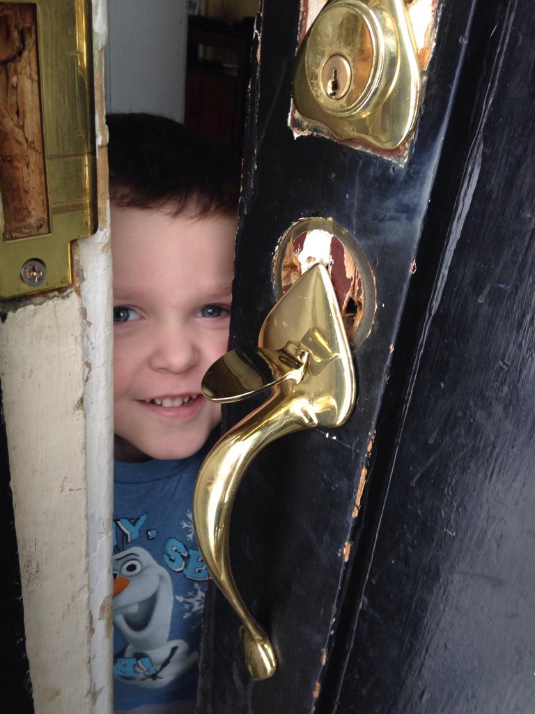 mvaughan_'s tweet photo. My favorite part of walking through the front door 😊 #WalkMyWorld #EDU803 http://t.co/tYVmREEWPb