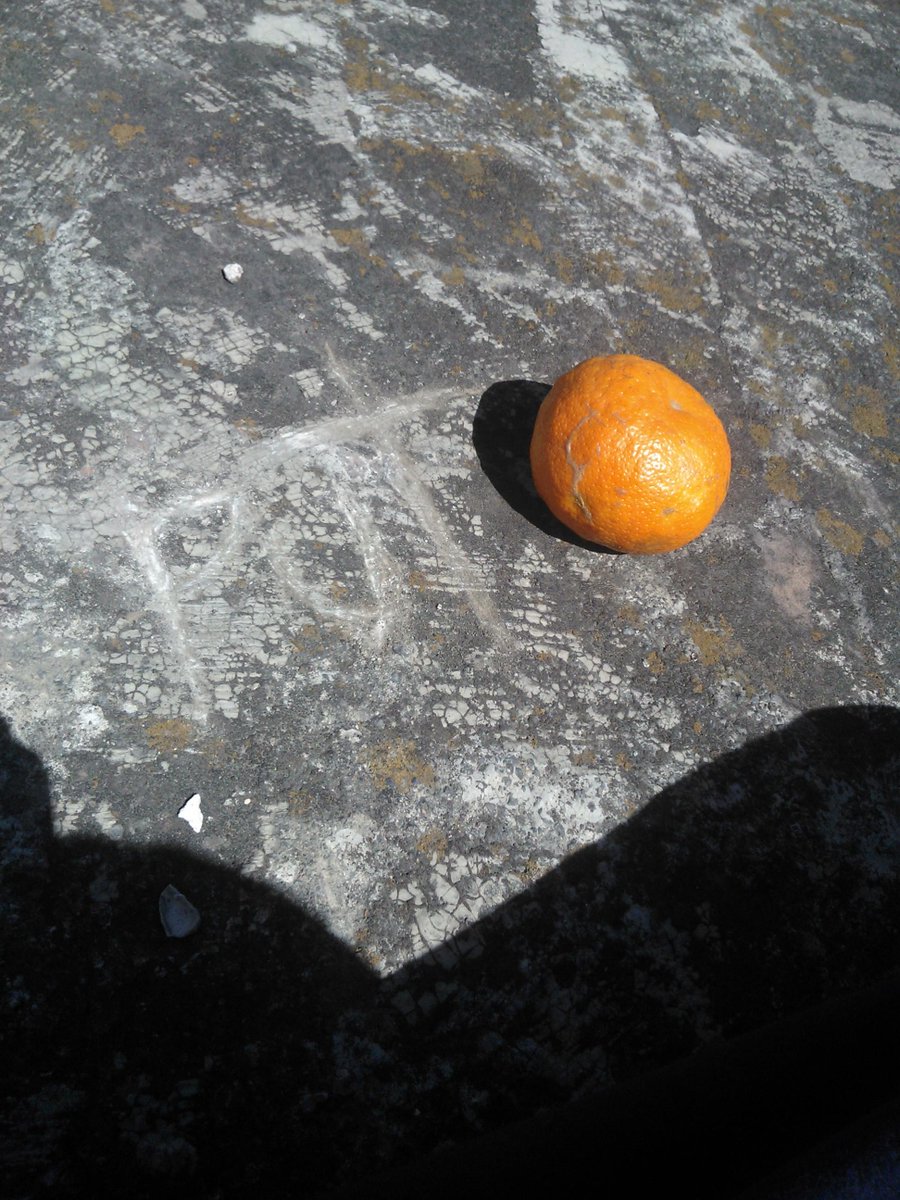 izzauria's tweet photo. Te dejo una instalación de arte contemporáneo, por si me stalkeas: http://t.co/dY2PRila5p