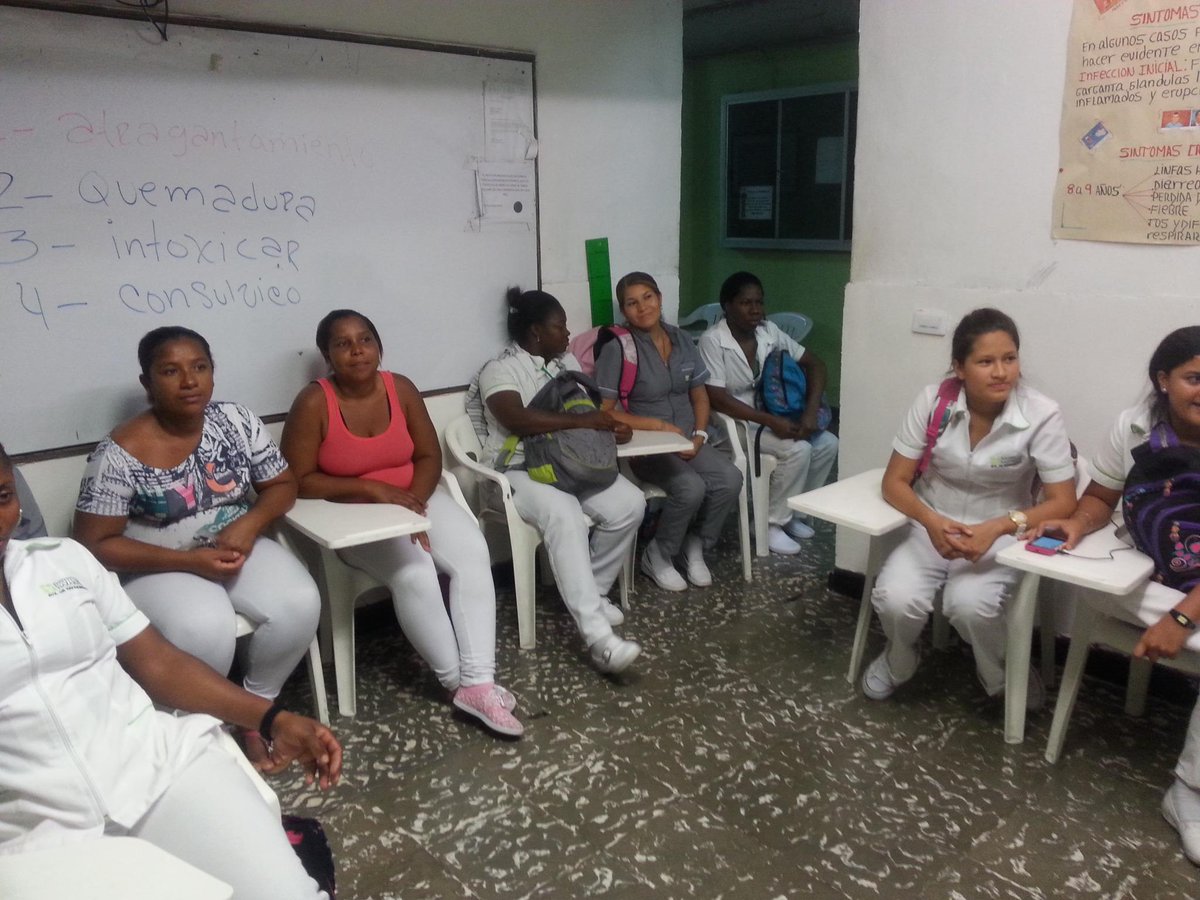 EduNazareth's tweet photo. Seminario de #CeroaSiempre http://t.co/3xWSQ8BWHn
