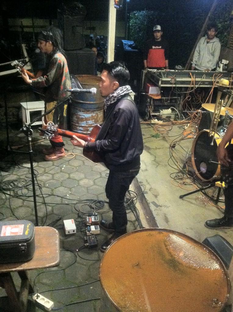 Guitaris gemes <a href="/sarahNsoul/">Sarah N' Soul</a>,<a href="/BluesLibre/">BluesLibre</a>,<a href="/TheTrias/">THE TRIAS</a> and many more
<a href="/nissanfortz1/">Nissan Fortz</a> support by <a href="/linkprjct/">Link project</a>.