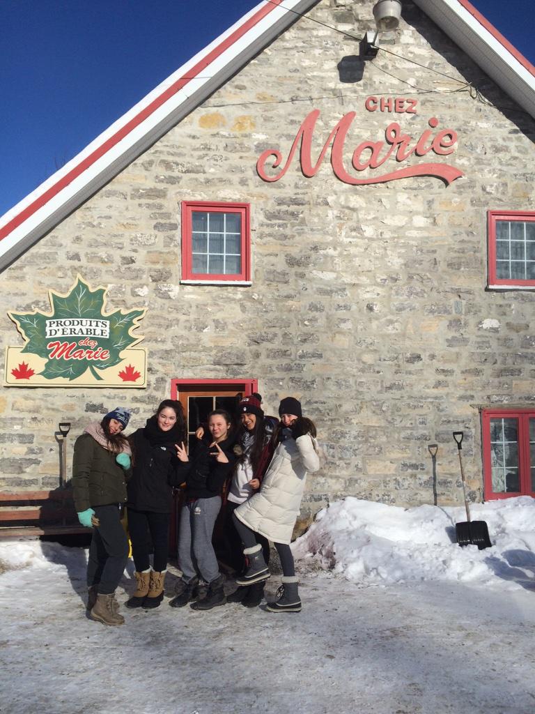 mrBurke_'s tweet photo. Freshly baked bread and delicious Maple Butter at a 150 yr old bakery #ChezMarie #FJRQuebecCity2015 @FJRCSS @TCDSB http://t.co/URtMQrNb2I