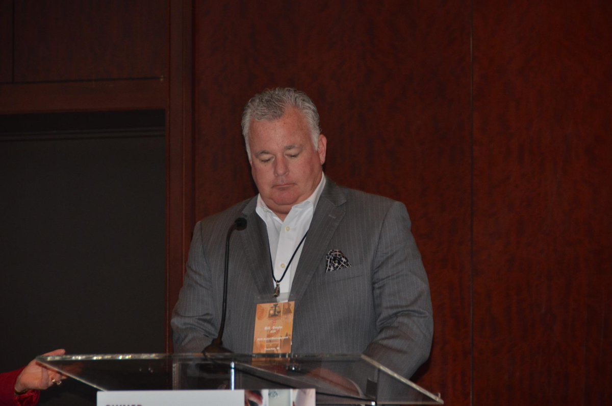 hospitality_law's tweet photo. It's Vicki Richman &amp; Bob Doyle of @hvs_consulting! #OMS15 #HLC15 http://t.co/2gxlUZM1H0