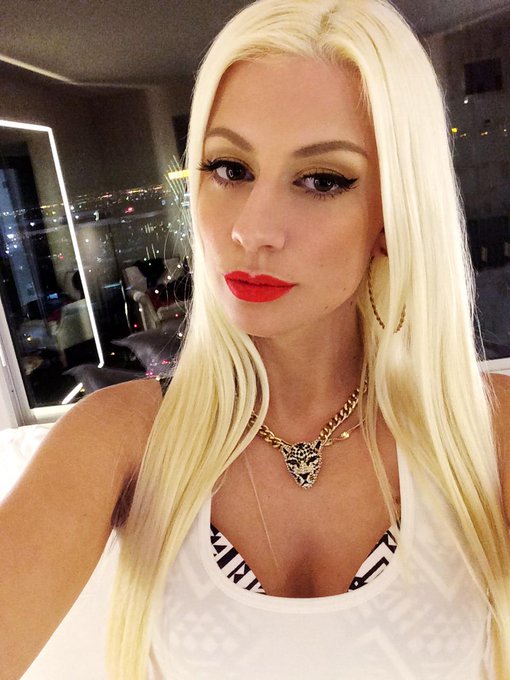 Tentez de Gagner une petite Vid&eacute;o Perso, je vous explique comment ici : https://t.co/7tjETNyvww http://t<a href="/tag/bitch"class="tags"><span>#bitch</span></a>