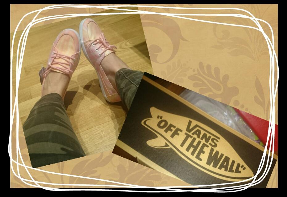 AnaCarbonell3's tweet photo. Encantada con mi nuevo regalito 😍😍😍 http://t.co/y9bnxKzr8i