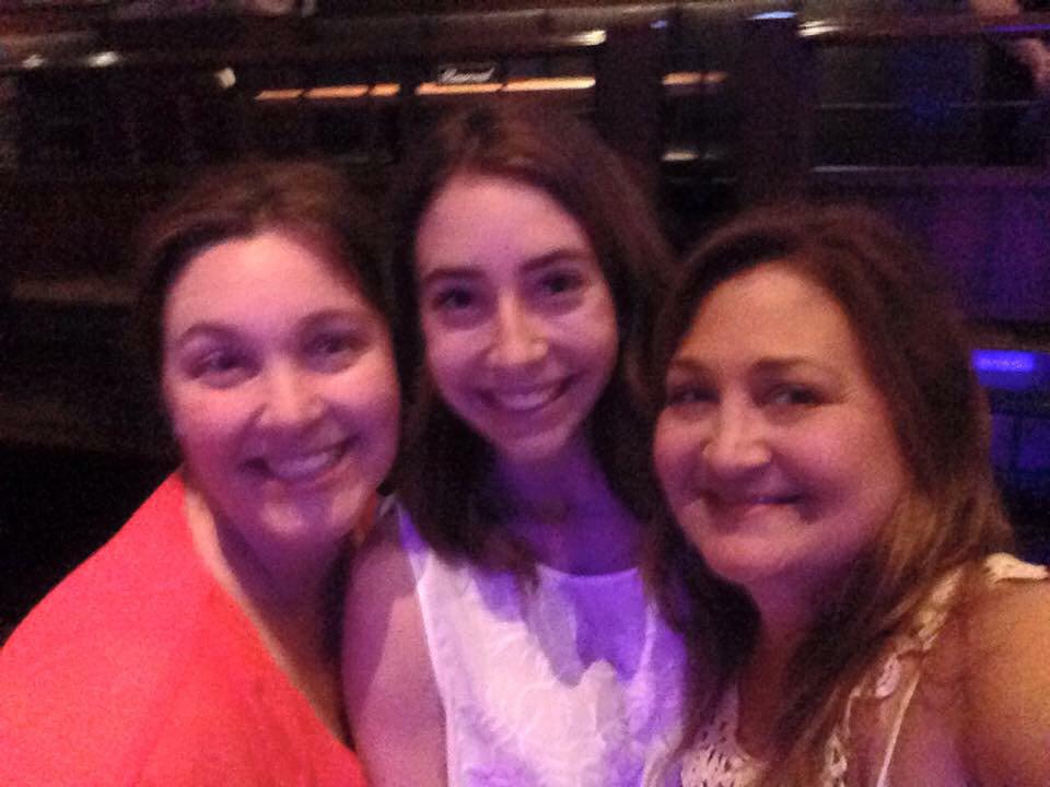 lowilIis's tweet photo. Another fun night at @TheRanchSaloon 🌻👢🎶 http://t.co/cyxLDMFLuN