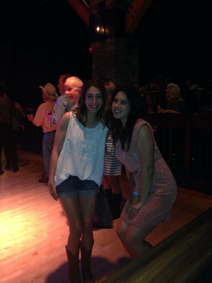 lowilIis's tweet photo. Another fun night at @TheRanchSaloon 🌻👢🎶 http://t.co/cyxLDMFLuN