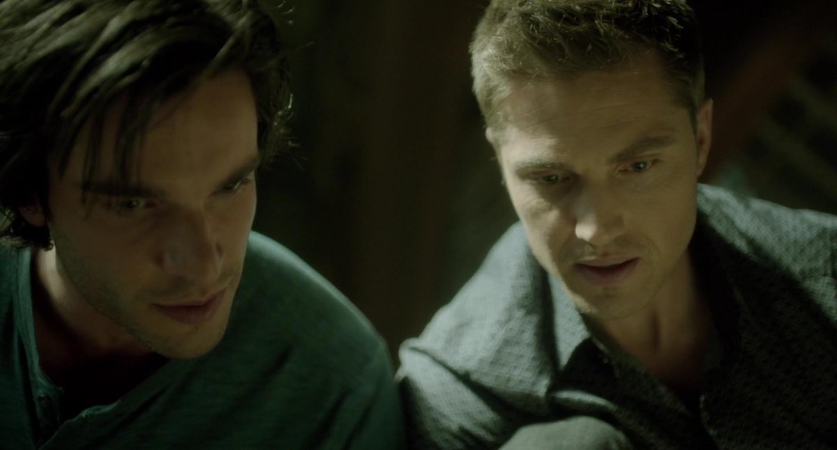 DanielDTFans's tweet photo. Killian and Dash Gardiner bring the brothers back @netflix #renewitchofeastend #WitchesOfEastEnd http://t.co/fj58BkAj0L
