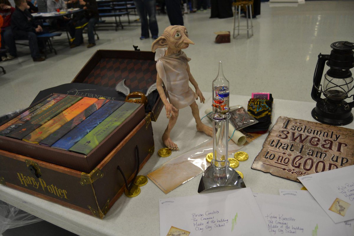 hermie29's tweet photo. #HarryPotterBookNight #kidsbloomsbury http://t.co/imWDYJU5IV
