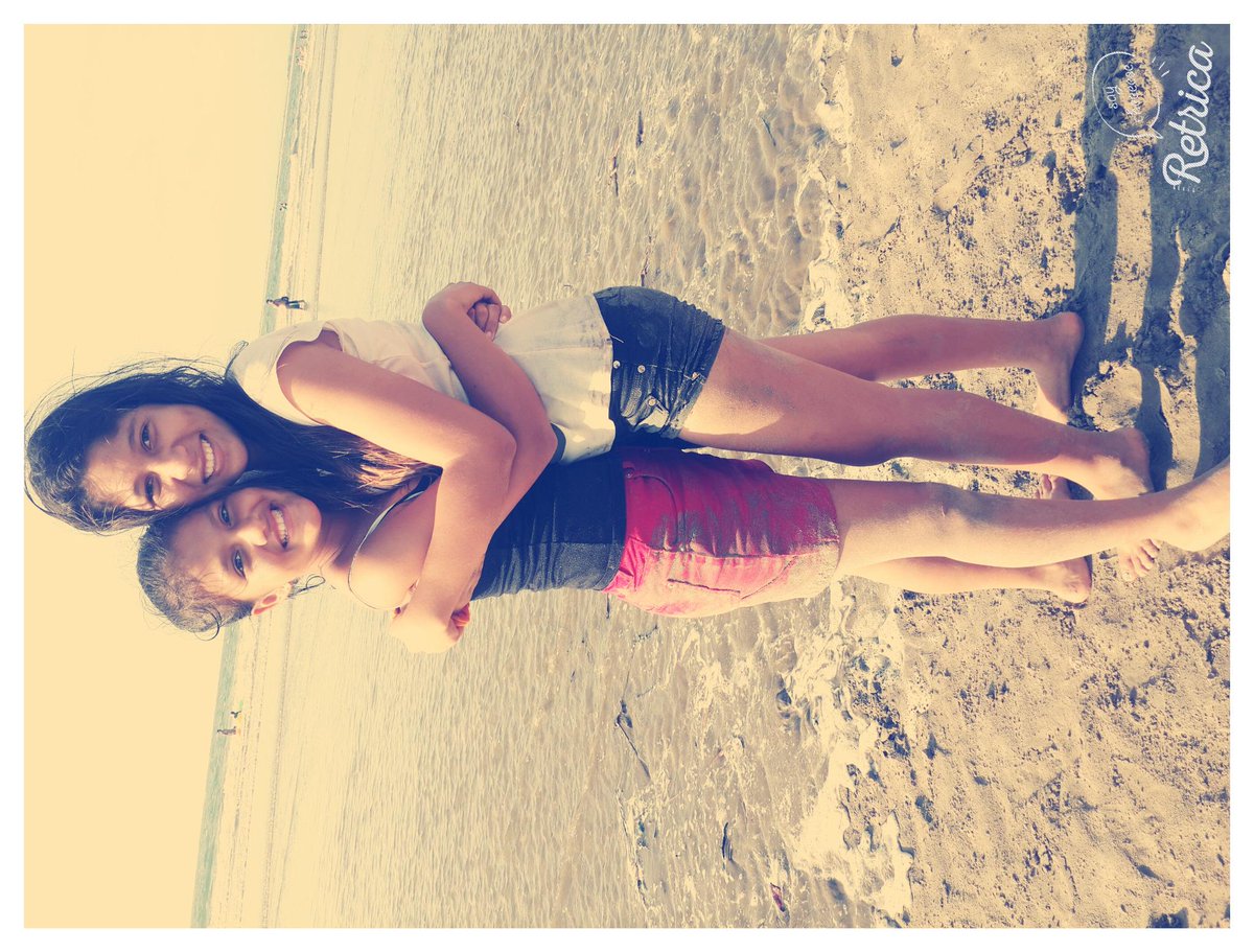 8Jandry's tweet photo. Una Foto Con La Princesa ♛  Mas Linda  😘 ☺
Tarde De Playa 🌞 Con Ella  😉 
Te Kiero ❤ 👉 E.V.V.G  👈  💛💚💙💜 http://t.co/IRE04STuNW